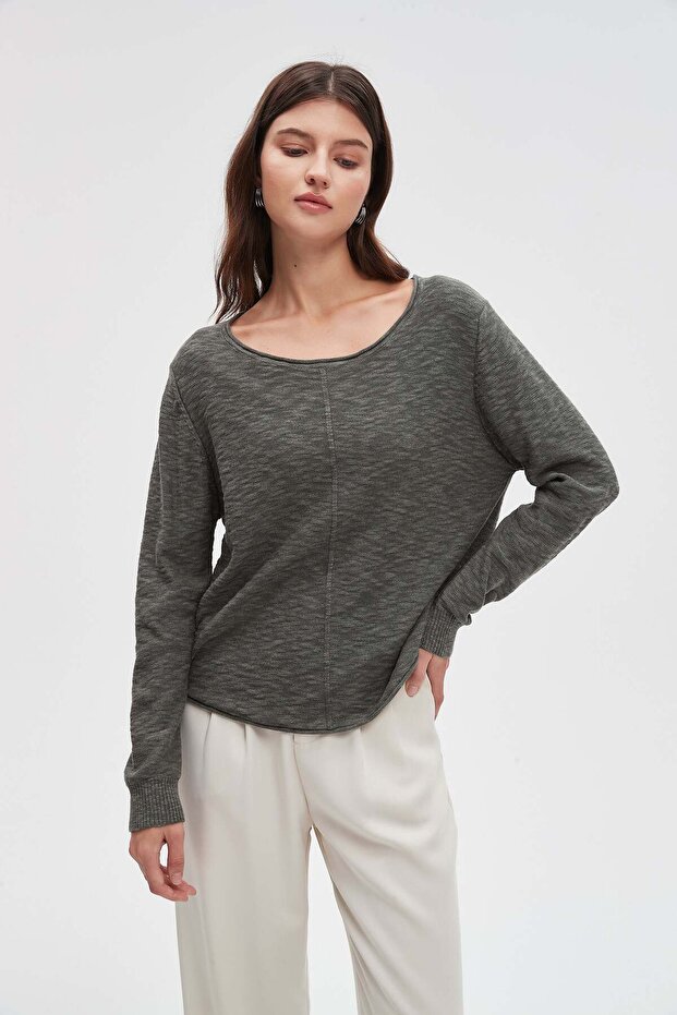 بلوزة سادة بأكمام طويلة - 1