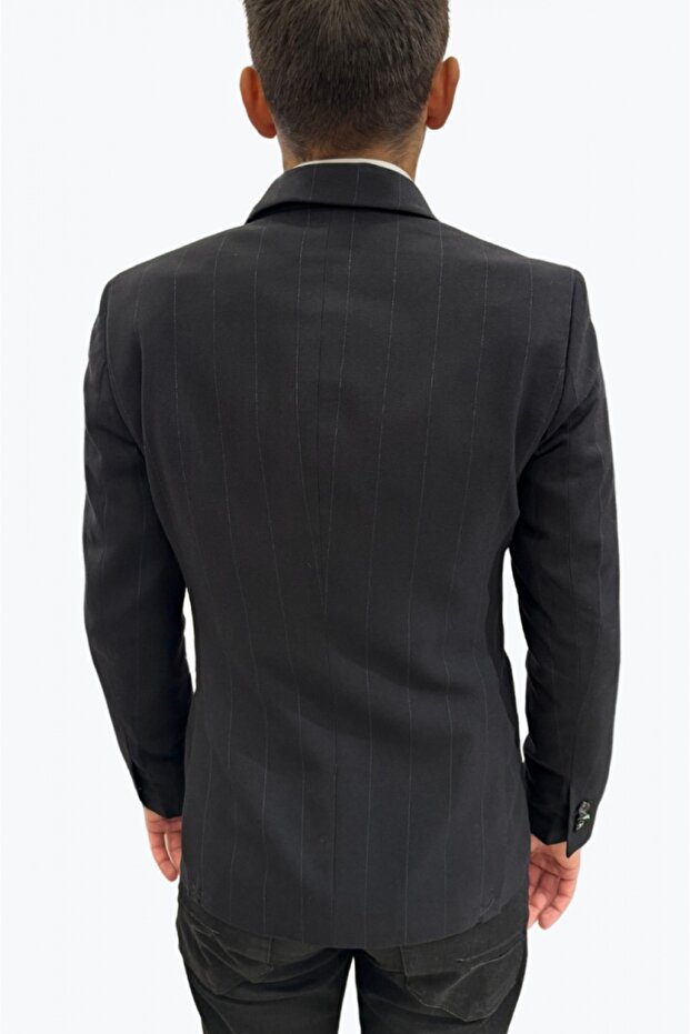 , Elegant men's jacket with classic pockets and black button closure - 2
