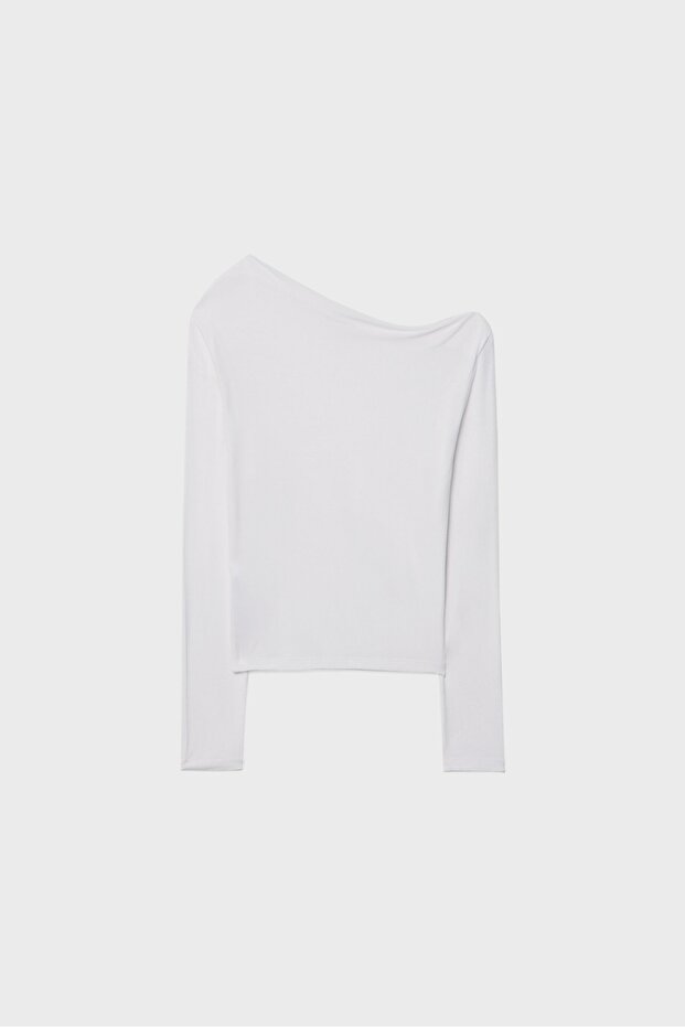 بلوزة بفتحة رقبة غير متماثلة - 7