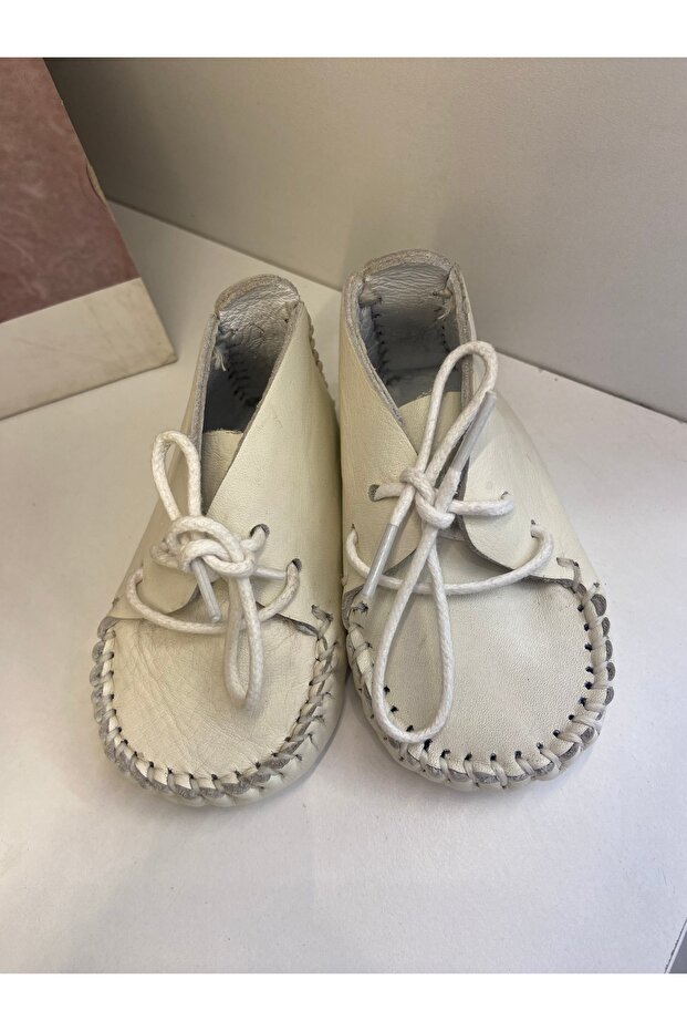 حديثي الولادة أبيضون - 1