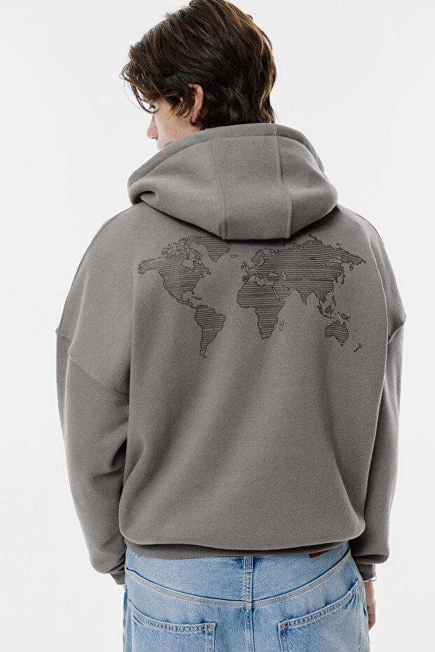 Gri harita baskılı kapüşonlu sweatshirt - 5