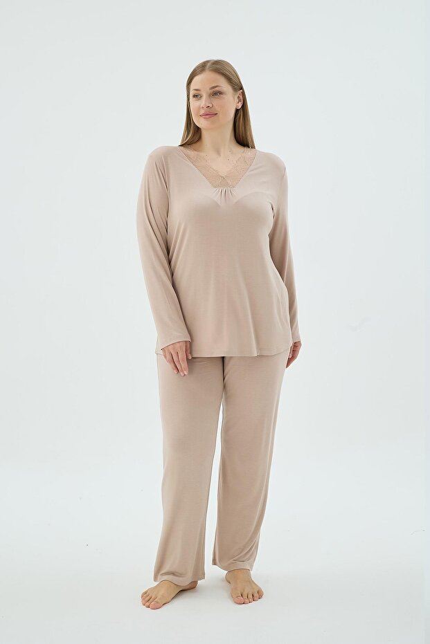 Women's Plus Size V-Neck Lace Detail Long Sleeve Beige Pajama Set C5T5N371