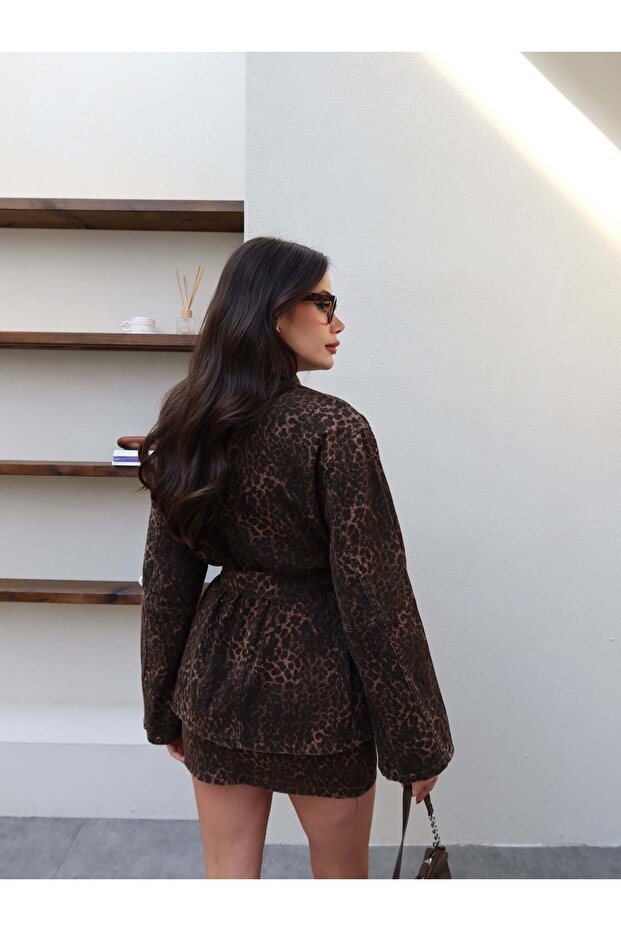 معطف بنمط ليو بحزام - 7