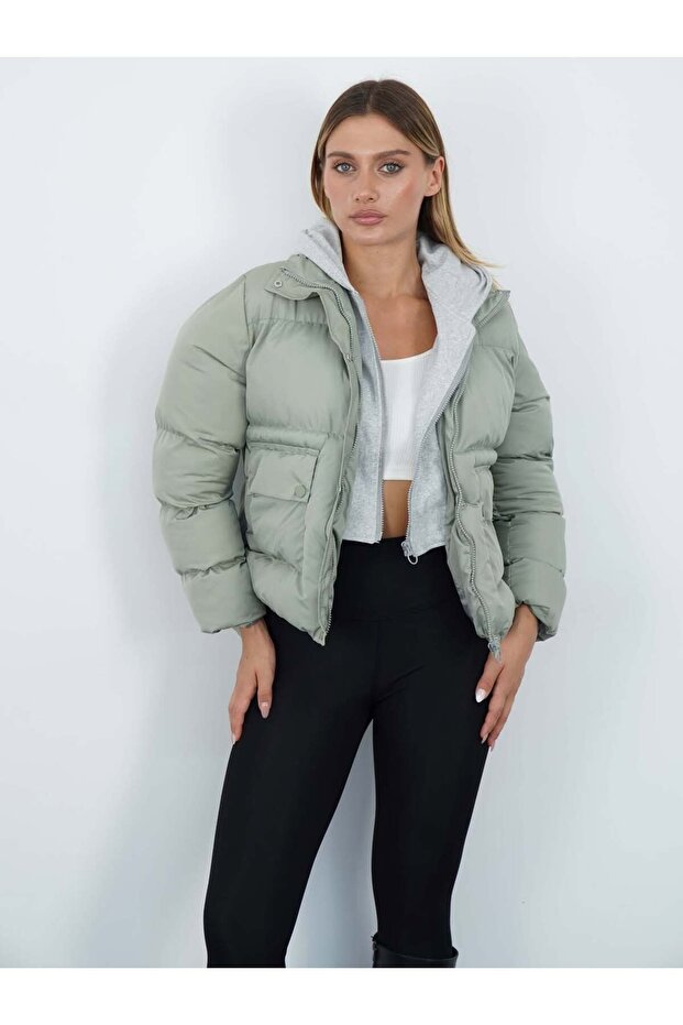 Kısa kapşonlu şişme mont - 2