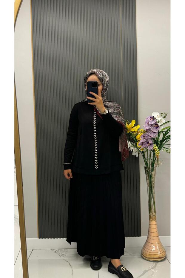 طقم تنورة مطرزة بحجر ميرسيريزد سو موه (Su Moy)