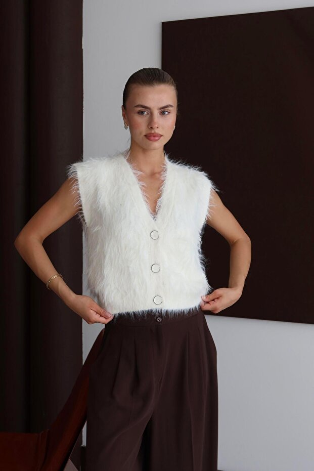 V-Neck Buttoned Feather Knit Vest - 2
