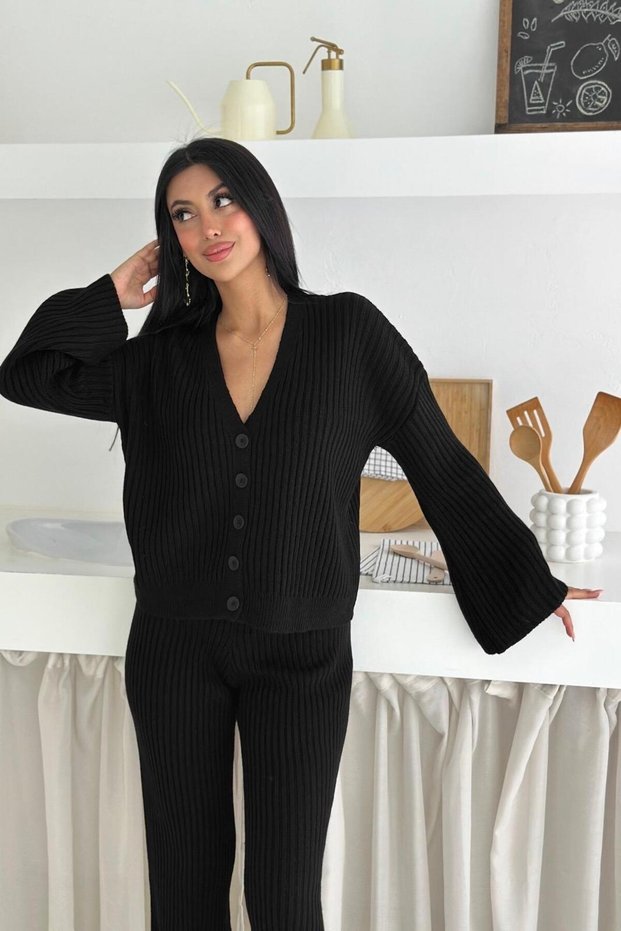 Oversized V-Neck Buttoned Knit Top and Bottom Set AW25AU0007