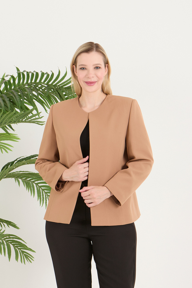 Women's Plus Size Collarless Jacket