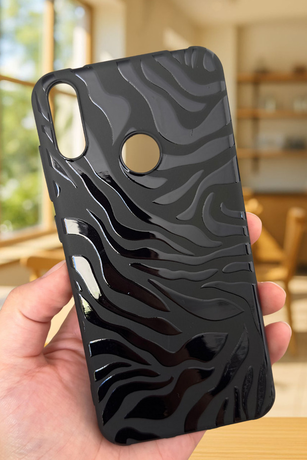 Huawei Y6 2019 Compatible Zebra Patterned Silicone Shock-Absorbing Classic Protective Rubber Case