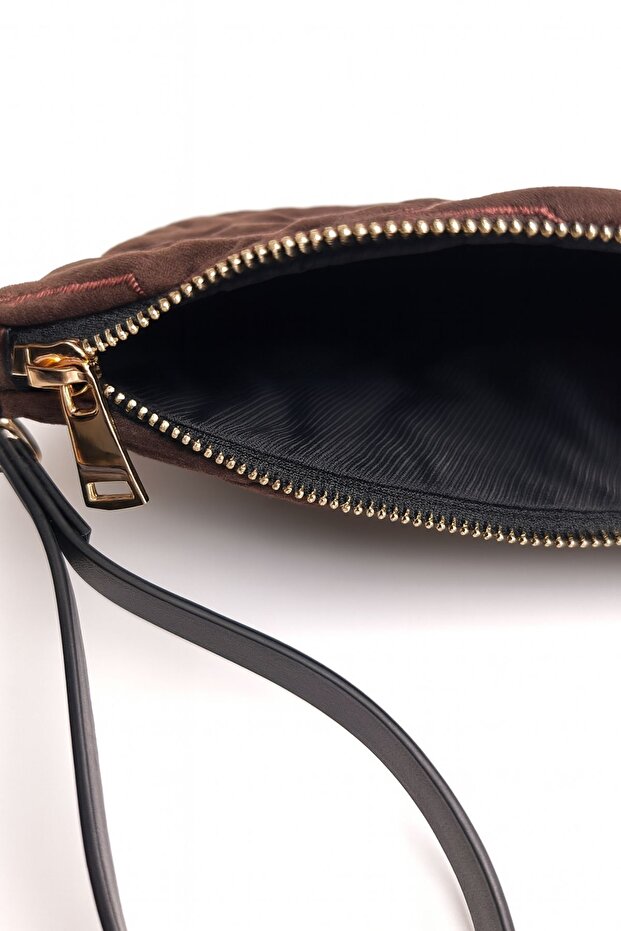 Yıldız Desenli Kahve Süet Portföy Çanta - 9