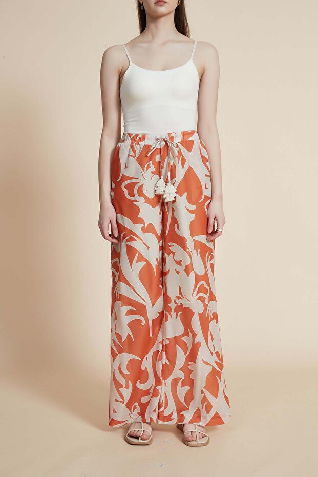 بنطال مريح بنقشة زهور