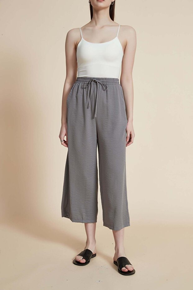 بنطلون ميدي فضفاض سادة - 1