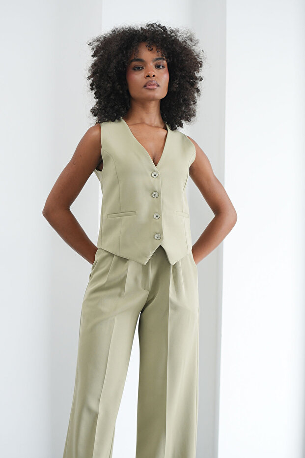 Classic Buttoned Vest - 3