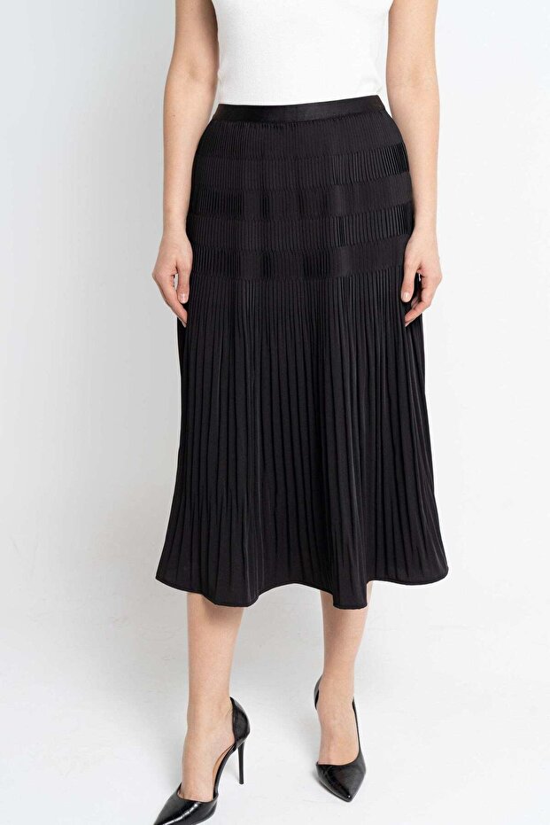 Solid Pleated Midi Skirt - 1