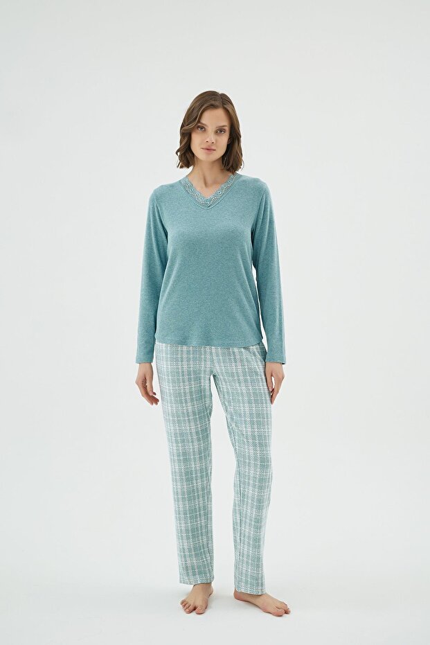 Women's Lace Detailed V-Neck Long Sleeve Plaid Bottom Green Pajama Set C2T1N071