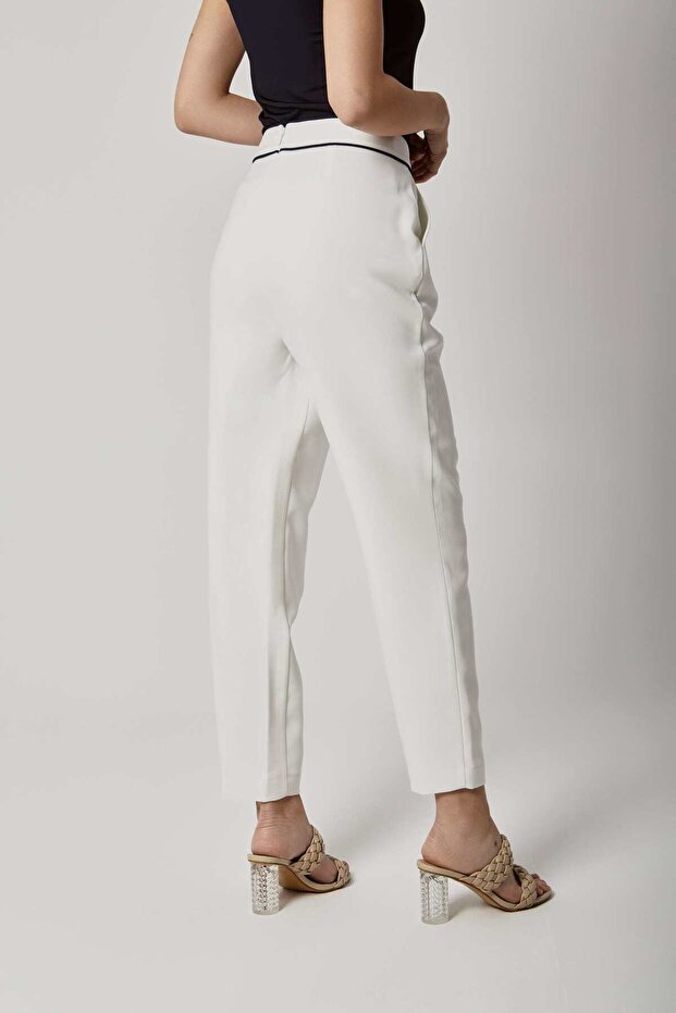 Solid High-Waisted Pants - 5