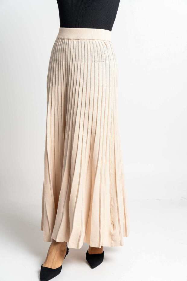 Solid Pleated Midi Skirt - 1