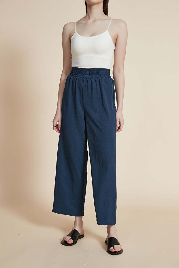 Solid Wide-Leg Pants - 2
