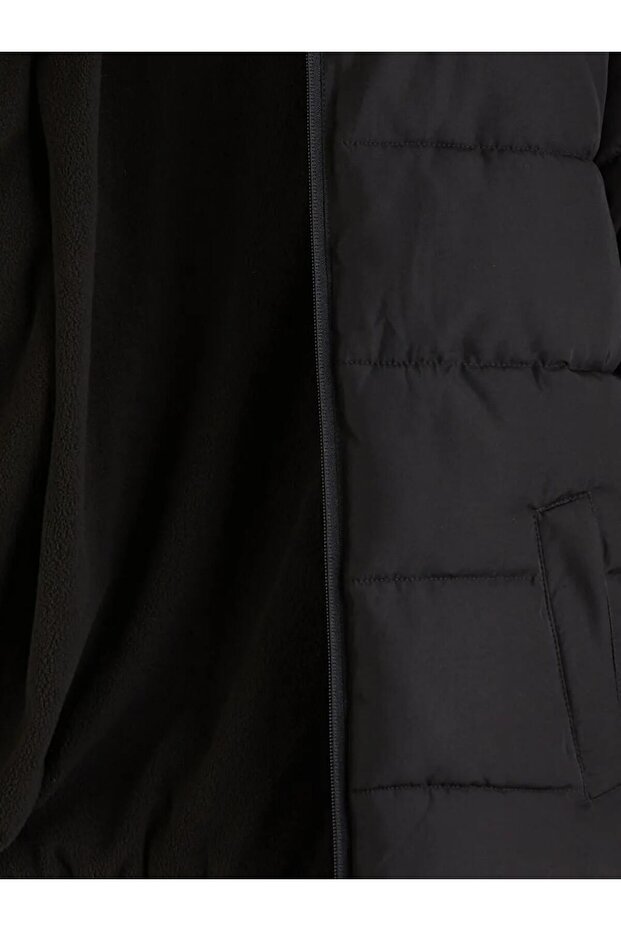 LCW KidsSiyah Kapüşonlu Erkek Çocuk Şişme Mont - 2