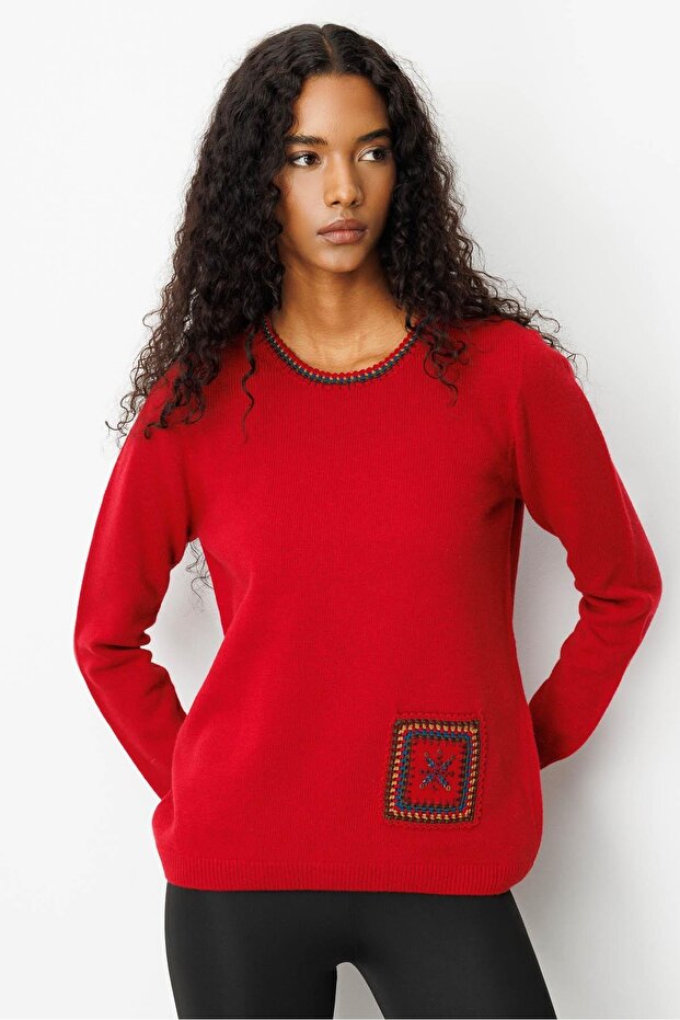 Women's Crew Neck Pocket and Collar Crocheted Wool Sweater Dark Red