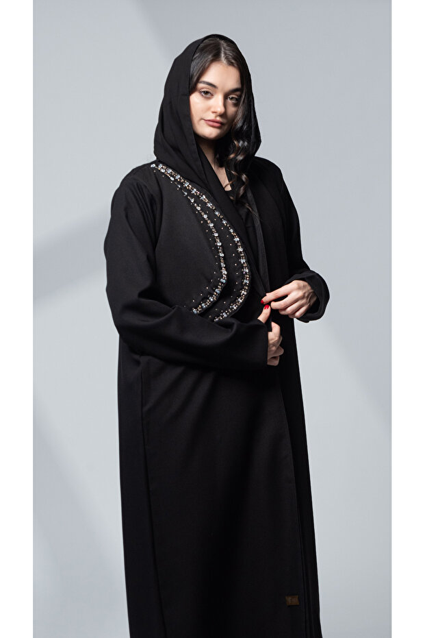 عباية سوداء مشكوكة بالخرز - 1