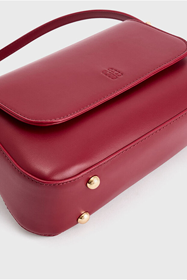 Kırmızı Çanta - 2