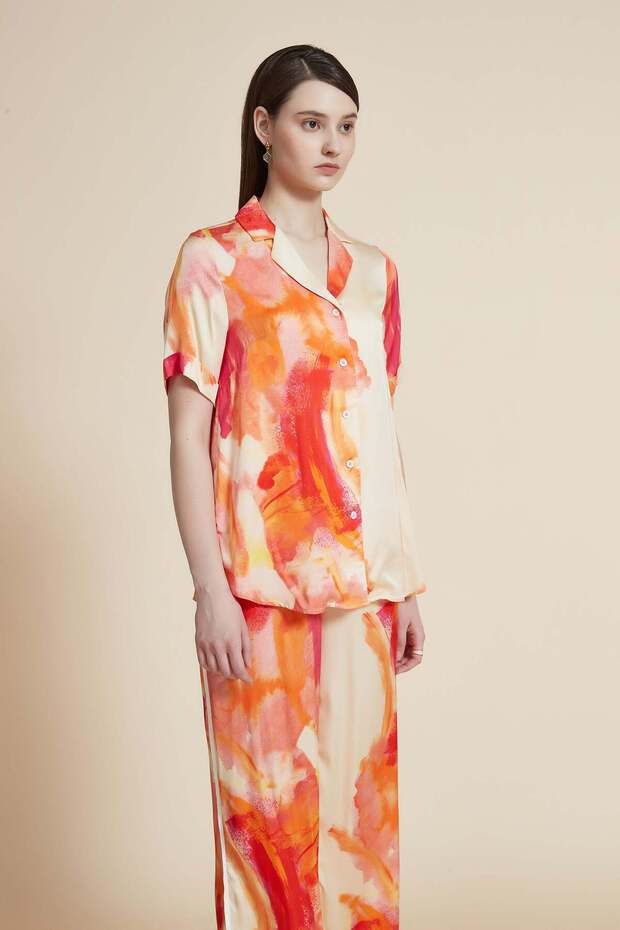 بلوزة مطرزة بأزرار - 3