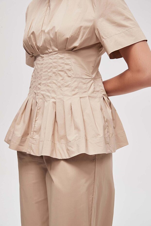 بلوزة سادة مكشكشة بأكمام نصفية - 5