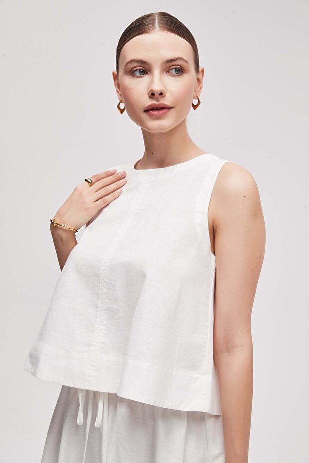 Solid Sleeveless Top - 2