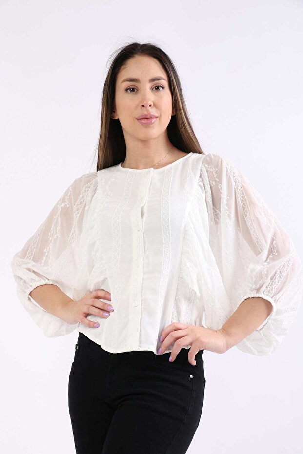 بلوزة دانتيل بأزرار أمامية - 1