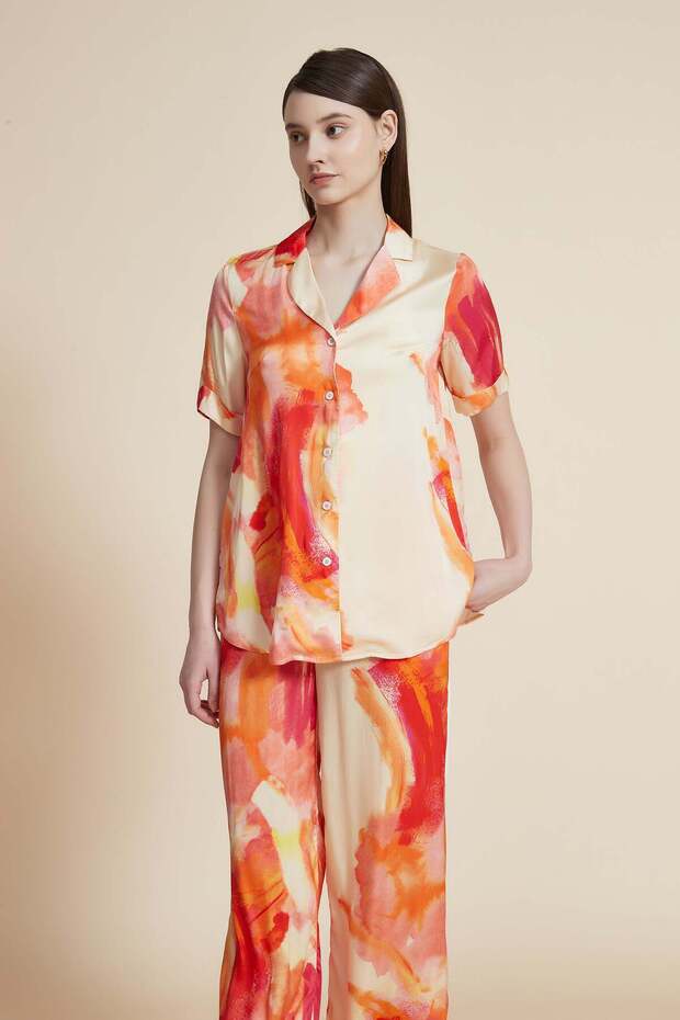 بلوزة مطرزة بأزرار - 1