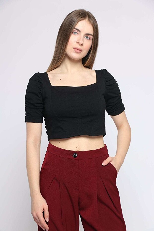 بلوزة قصيرة مقصوصة برقبة مربعة - 1