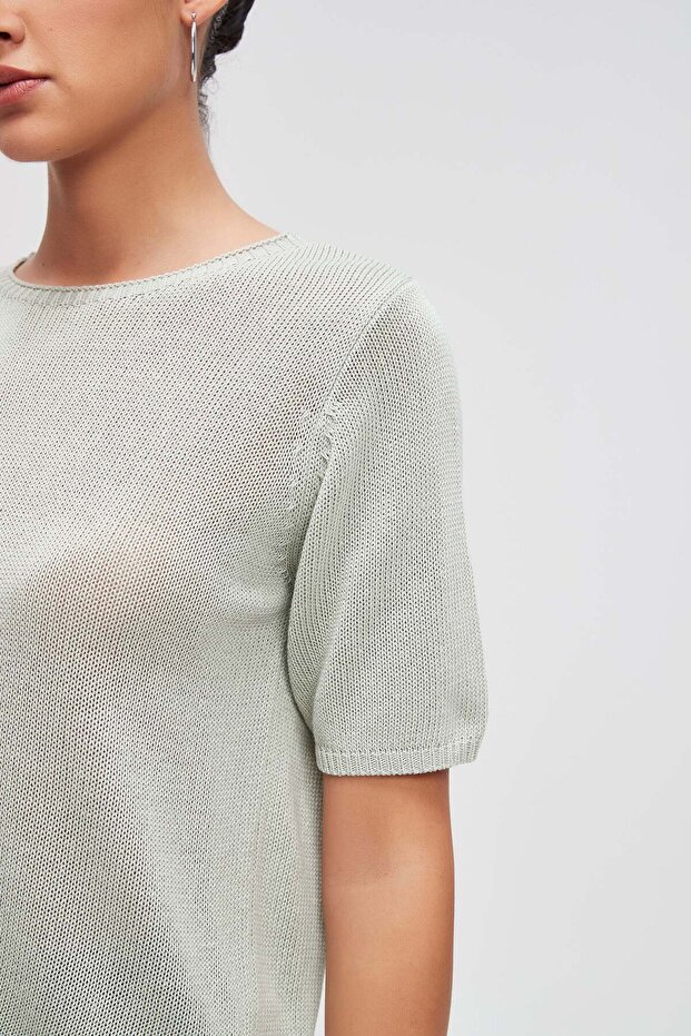 بلوزة سادة بأكمام نصفية - 4