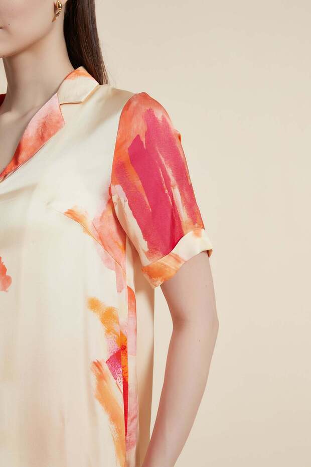 بلوزة مطرزة بأزرار - 5