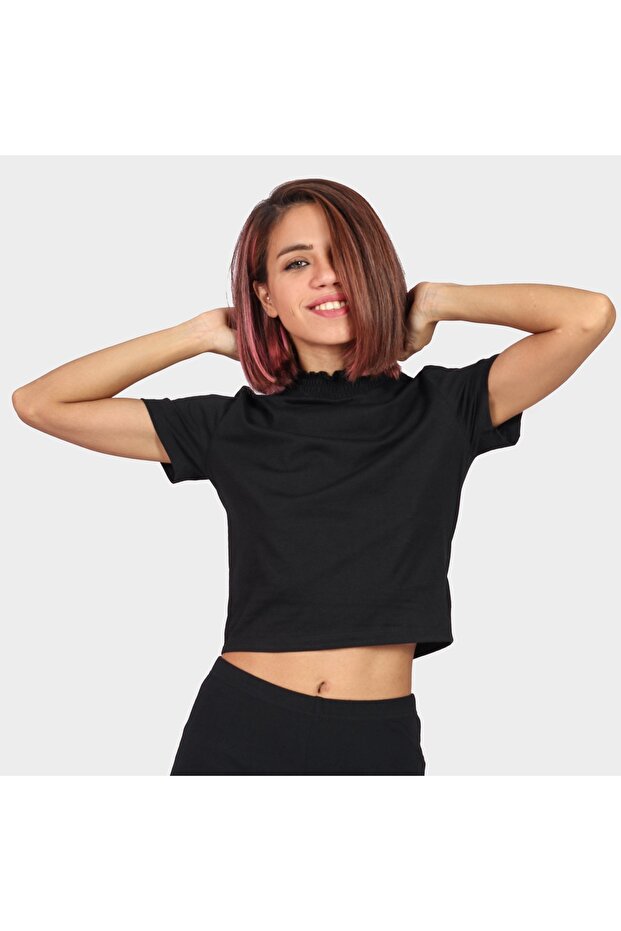 بلوزة سادة قصيرة بأكمام نصفية - 1