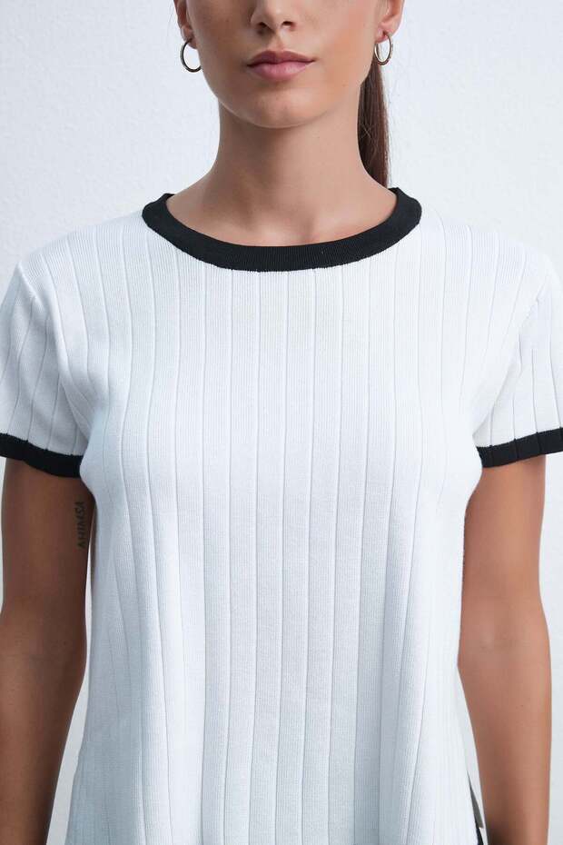 بلوزة سادة مضلعة بأكمام نصفية - 5