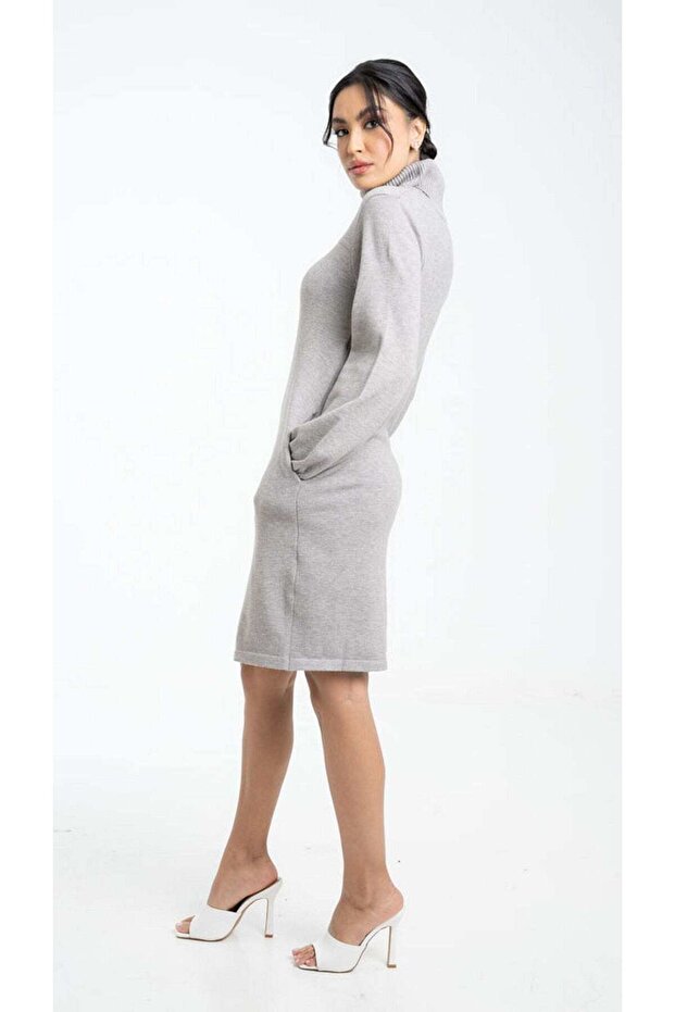 بلوزة سادة بأكمام طويلة - 1