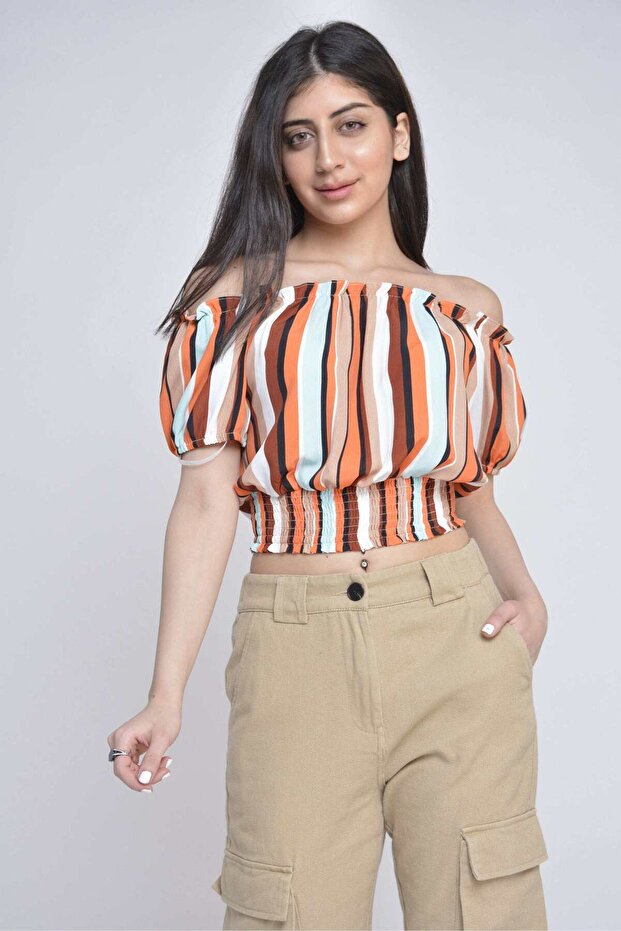 بلوزة قصيرة مكشوفة الكتفين - 1