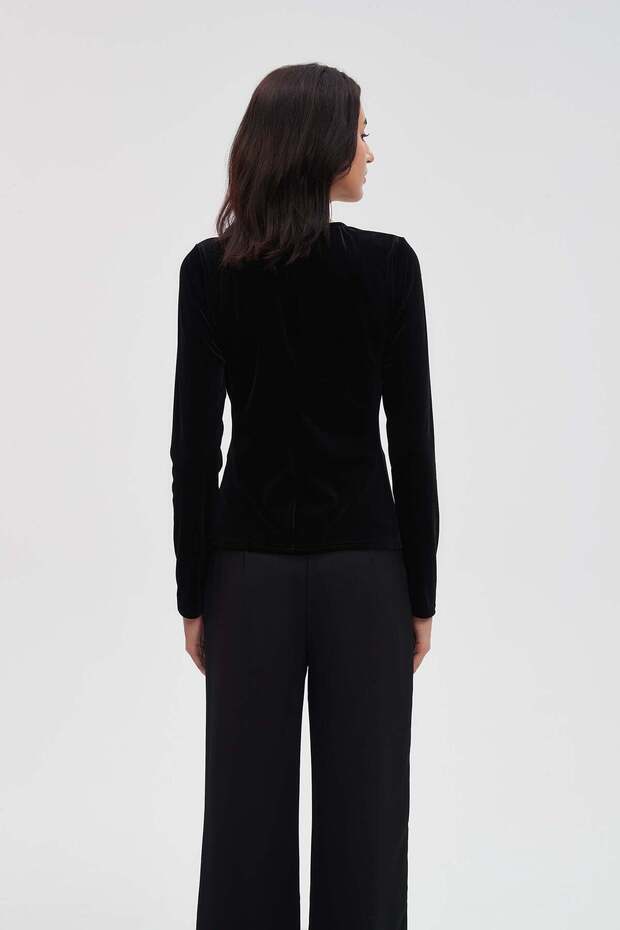 بلوزة سادة بأكمام طويلة - 6