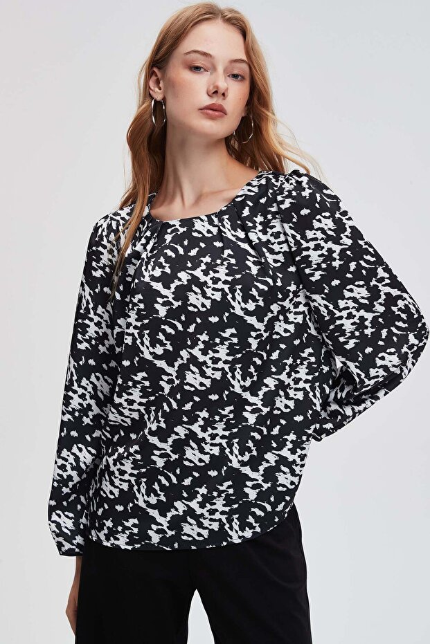 بلوزة مطبوعة بأكمام طويلة - 6