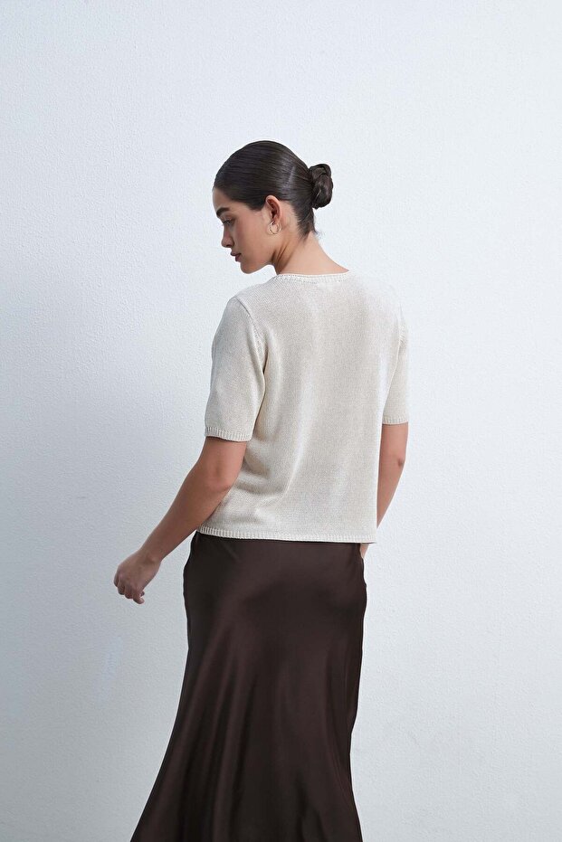 بلوزة سادة قصيرة بأكمام نصفية - 5