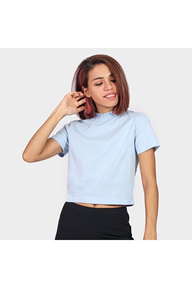 بلوزة سادة قصيرة بأكمام نصفية - 1