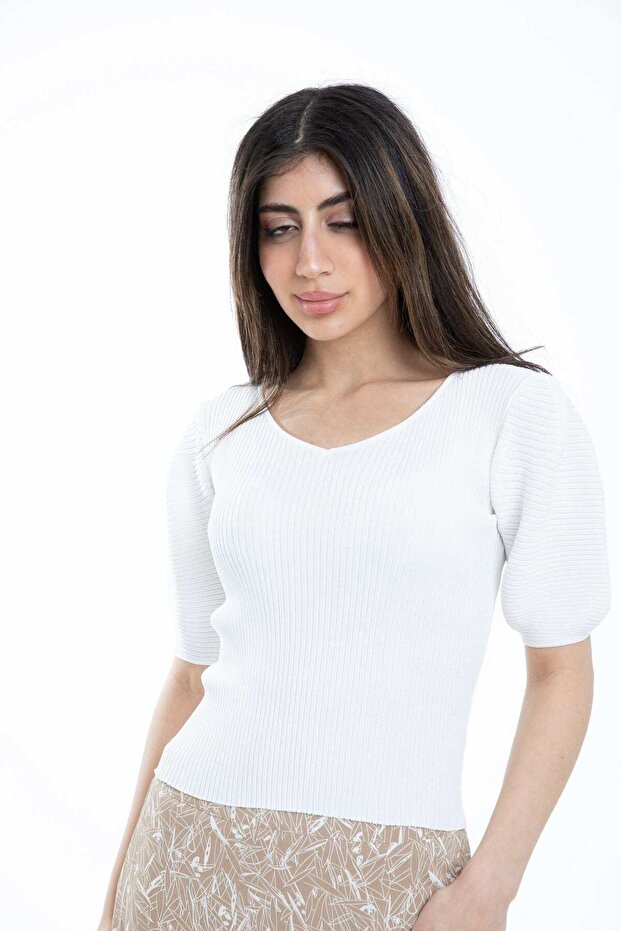 بلوزة سادة بأكمام منتفخة مضلعة - 1