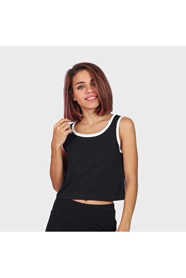 بلوزة قصيرة برقبة دائرية - 1