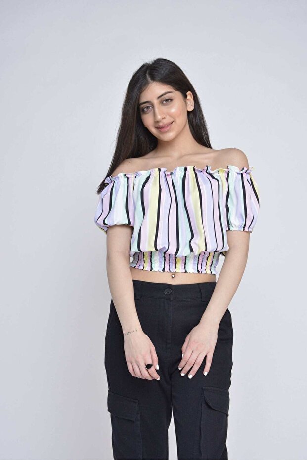 بلوزة قصيرة مكشوفة الكتفين - 1
