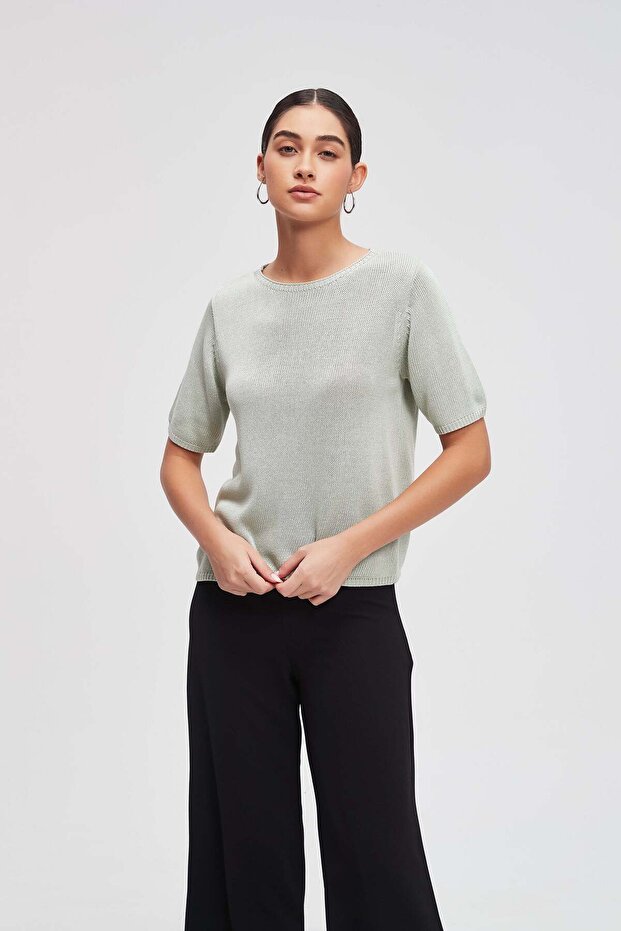 بلوزة سادة بأكمام نصفية - 1