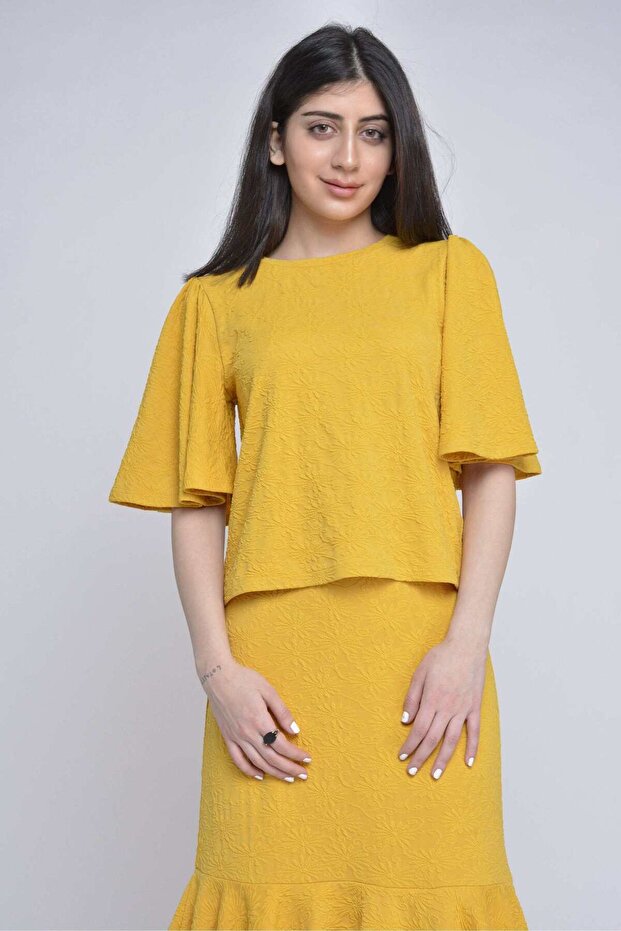 بلوزة سادة مفتوحة من الأمام ونصف كم - 1