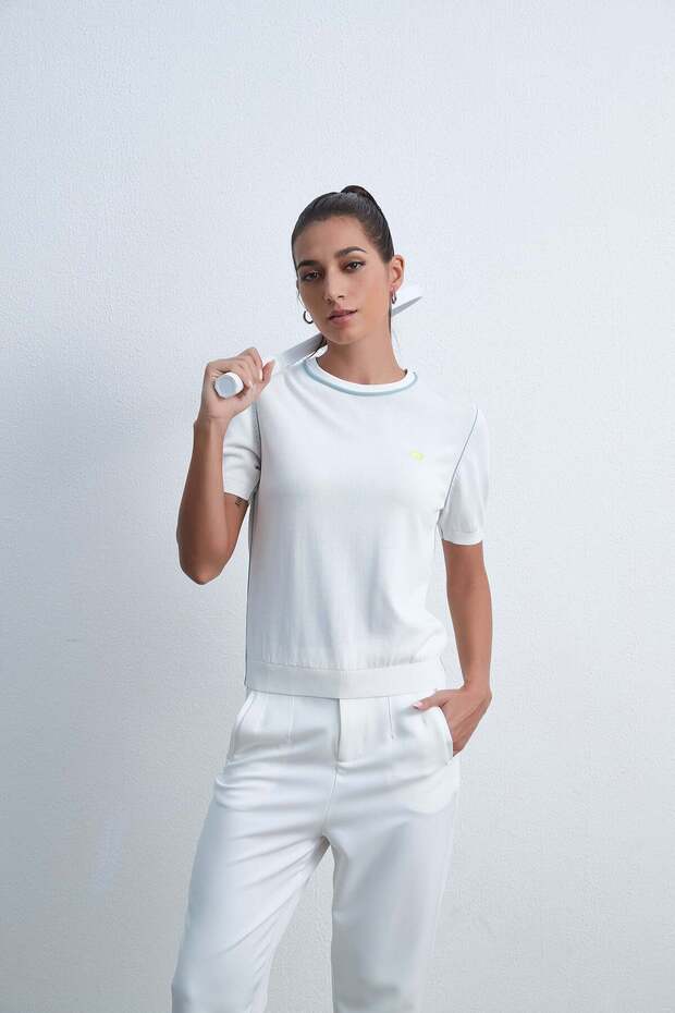 بلوزة سادة بياقة دائرية وأكمام نصفية - 1