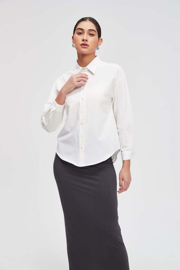 قميص بياقة قميص وأزرار سادة - 1