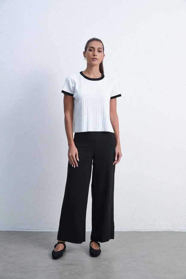 بلوزة سادة مضلعة بأكمام نصفية - 3